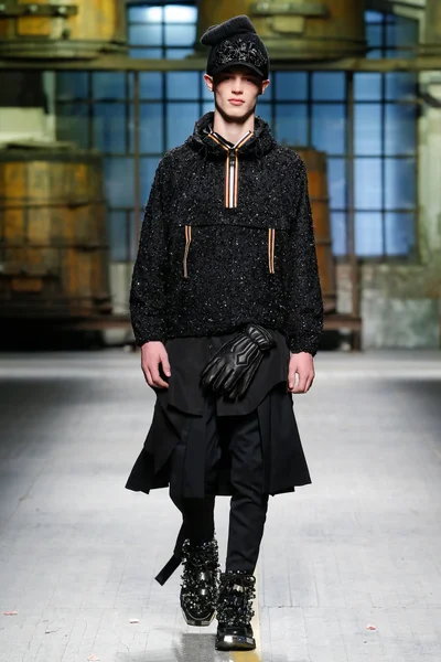 Look 37
